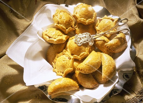 Meat-filled piroshkis