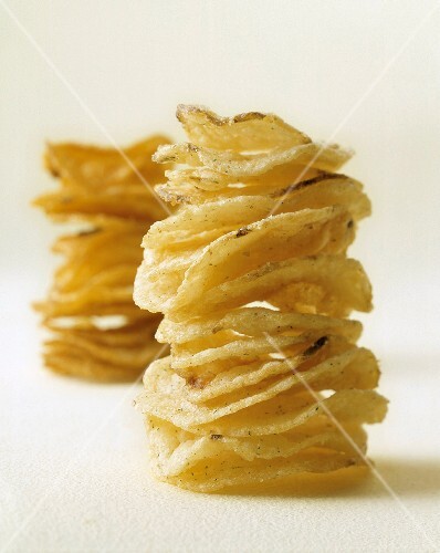 Kartoffelchips, gestapelt