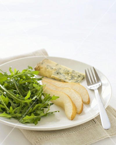 Arugula with Sliced Bosc Pear and Blue Cheese